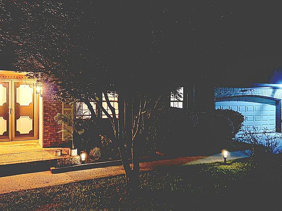 3rd image of 525 Pittsdowne Rd
