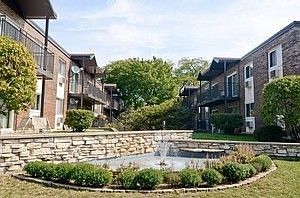2nd image of 6359 N Ridge Ave APT 306