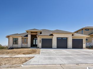21063 Howe St, Elkhorn, NE 68022