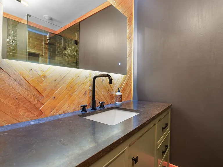 3770 Baxter Rd — Photo 21