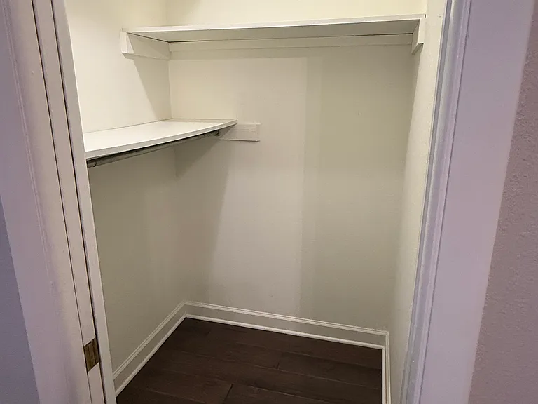 3320 W Knights Ave — Photo 10
