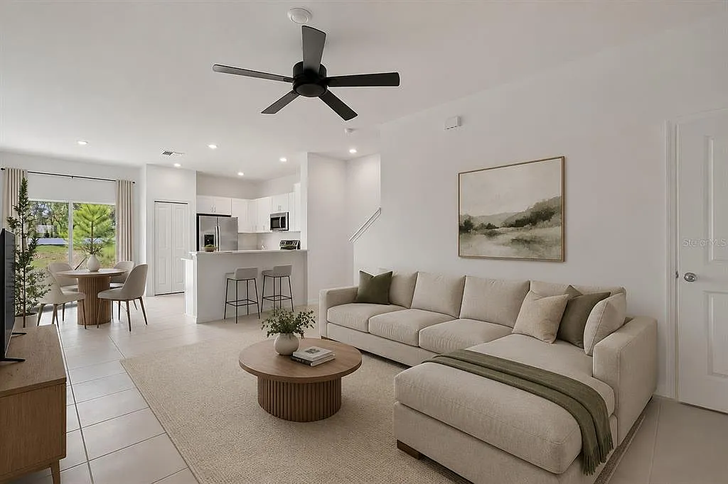 3 bed, 2.5 bath, 1634 sqft, $1,950 — Photo 2
