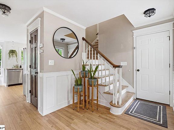 4th image of 307 Wappoo Ln