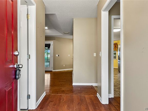 3rd image of 16287 Sumner Brook Dr