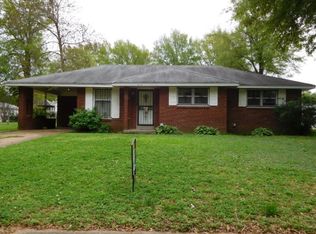 614 Pryor Dr, West Memphis, AR 72301