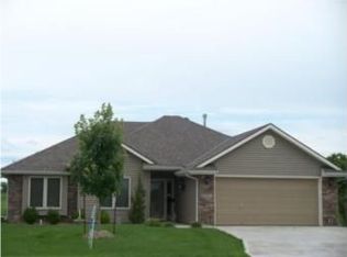 2204 SW 8th Terrace Ct, Blue Springs, MO 64015