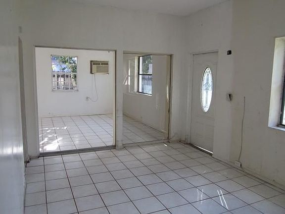 5th image of 1120 NW 141st St