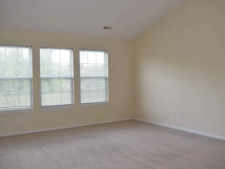 24353 Tanglewood Rd — Photo 11