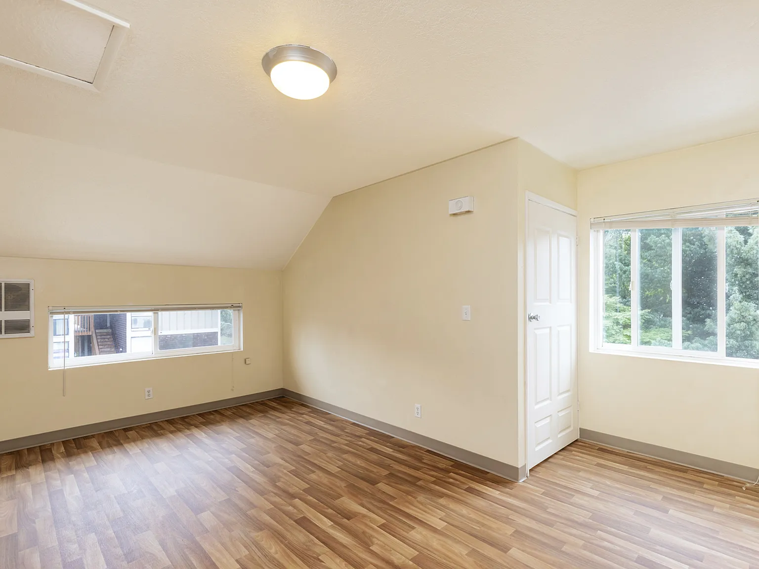 516 SE 52nd Ave #1057512 photo 1