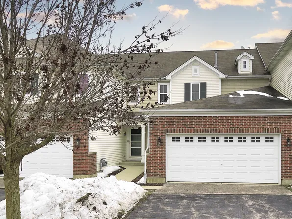 696 Acadia Cir, Crystal Lake, IL 60014