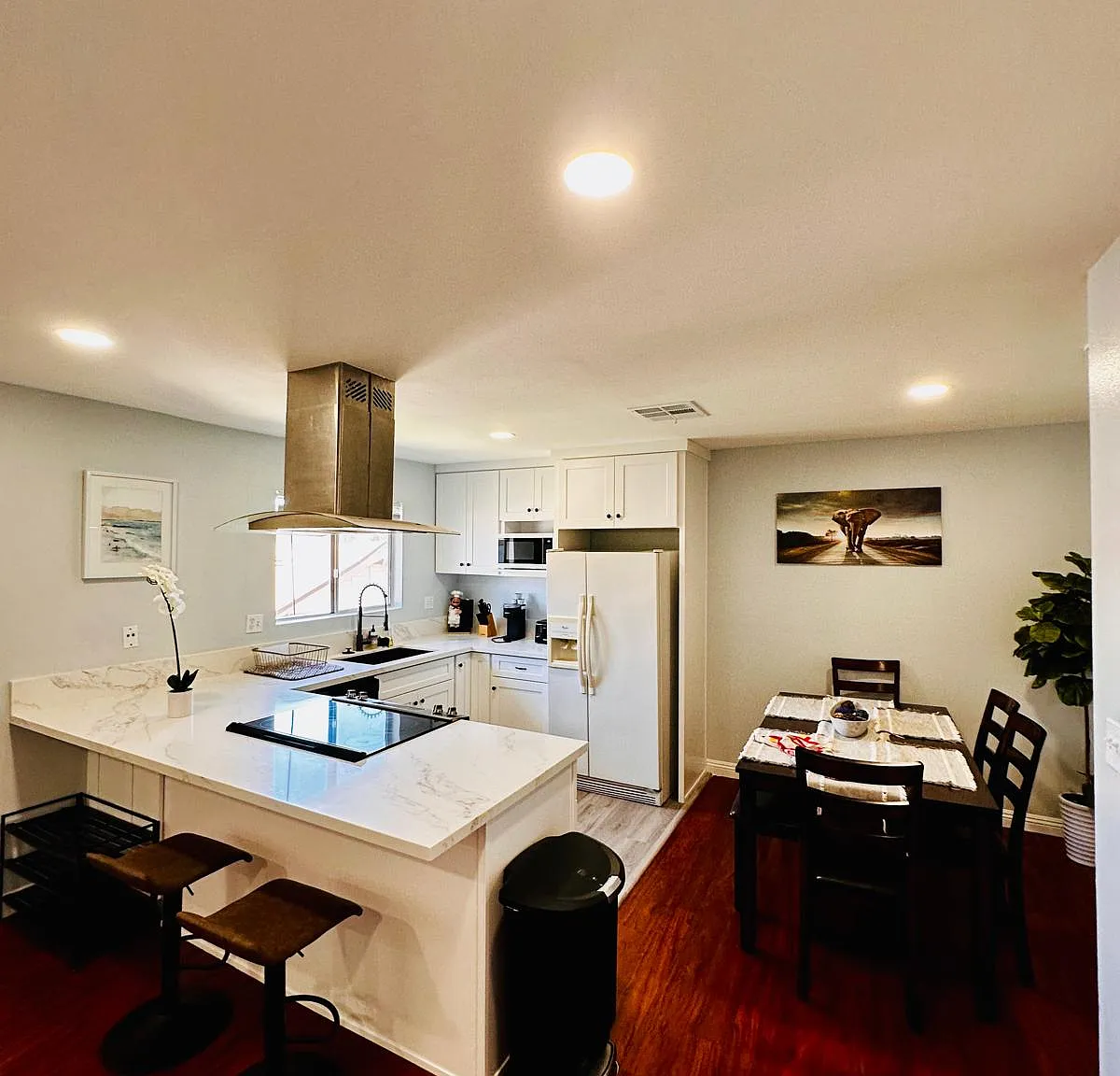 2 bed, 900 sqft, $2,500 — Photo 3