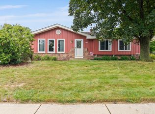1672 Walters Dr, Grafton, WI 53024