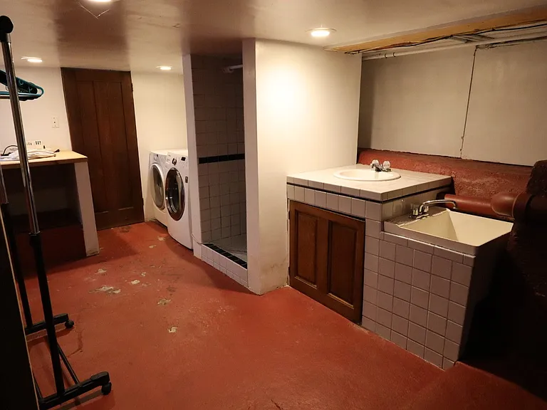 499 Littleton St — Photo 29