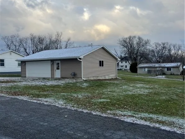 1711-1713 Adams St, Tilton, IL 61833