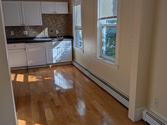 4th image of 7 Albert St
