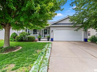 411 Pine View Dr, Auburn, IL 62615