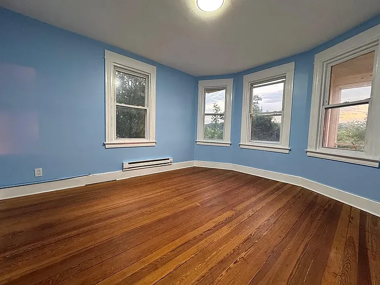 61-2 Lounsbury St #1 — Photo 10