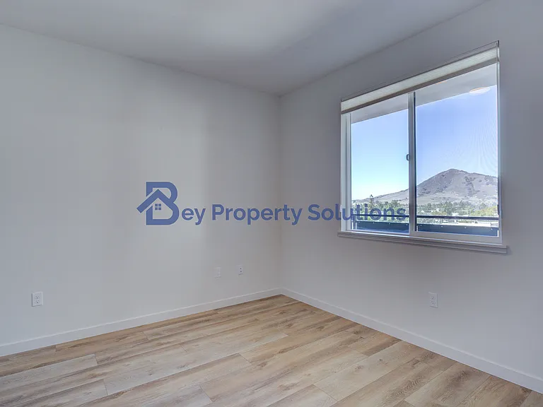 2475 Victoria Ave #304 — Photo 17