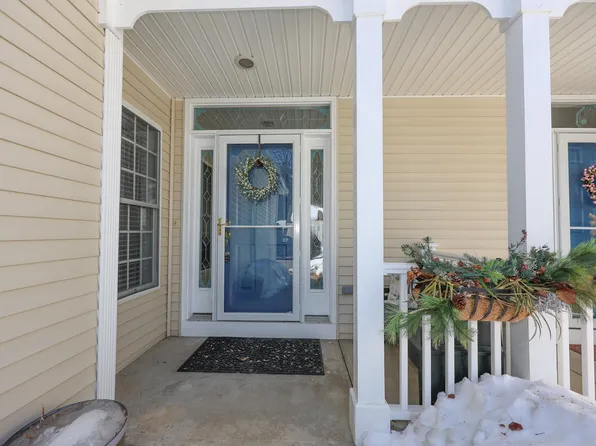 34 Mammoth Road Unit 27, Hooksett, NH 03106