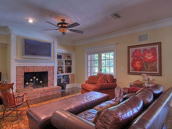 3rd image of 16311 Avila Blvd