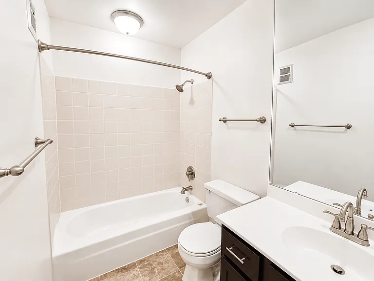 Lexington Hills Apartments — Photo 112