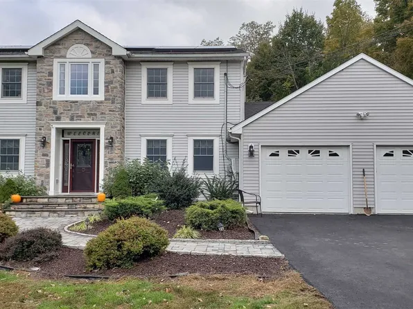 5 Prentiss Dr, Hopewell Junction, NY 12533