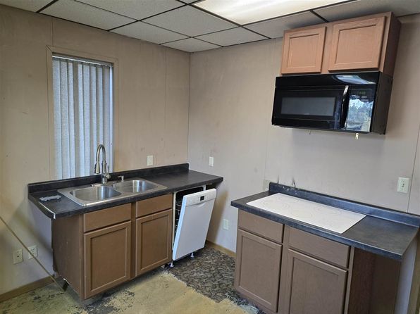 209 W Railroad St, Mount Union, IA 52644