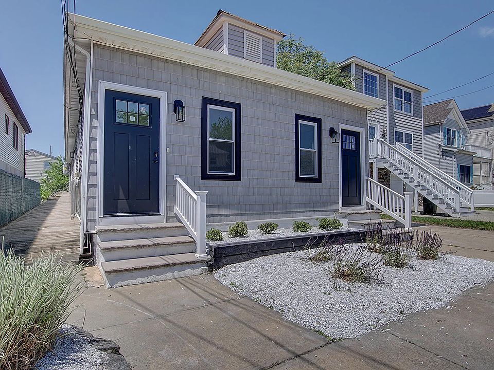 1st image of 19 Bayview Ave #A