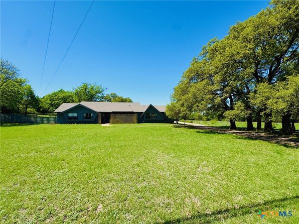 703 N Lovers Ln, Gatesville, TX 76528