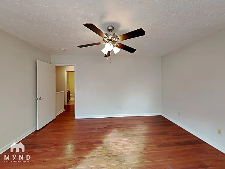 4832 Wyndam Dr — Photo 9