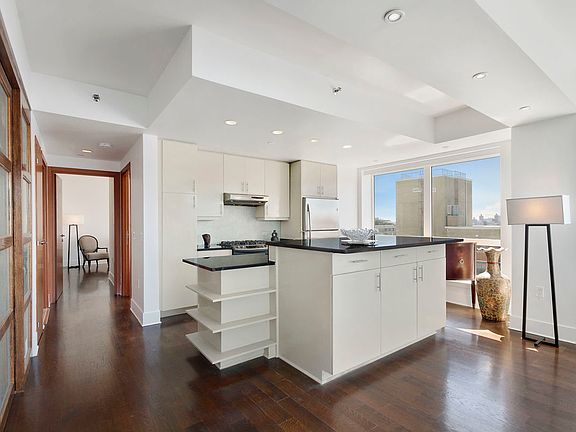 5th image of 440 Kent Ave APT 21A