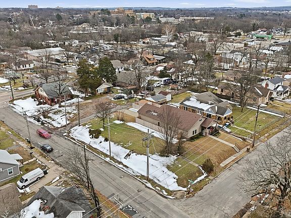 4th image of 901 Booker St