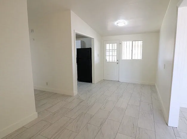 3 bed, 1000 sqft, $1,450 — Photo 2