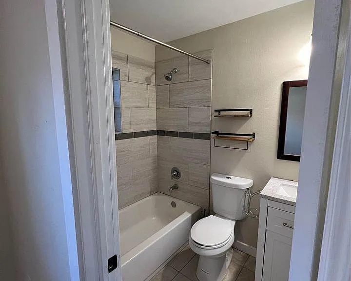 3124 W Gill Pl — Photo 9