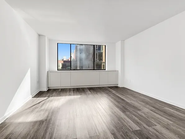 520 W 43rd St, New York, NY
