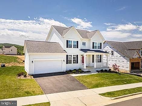 2nd image of 5019 Forsythia Pl