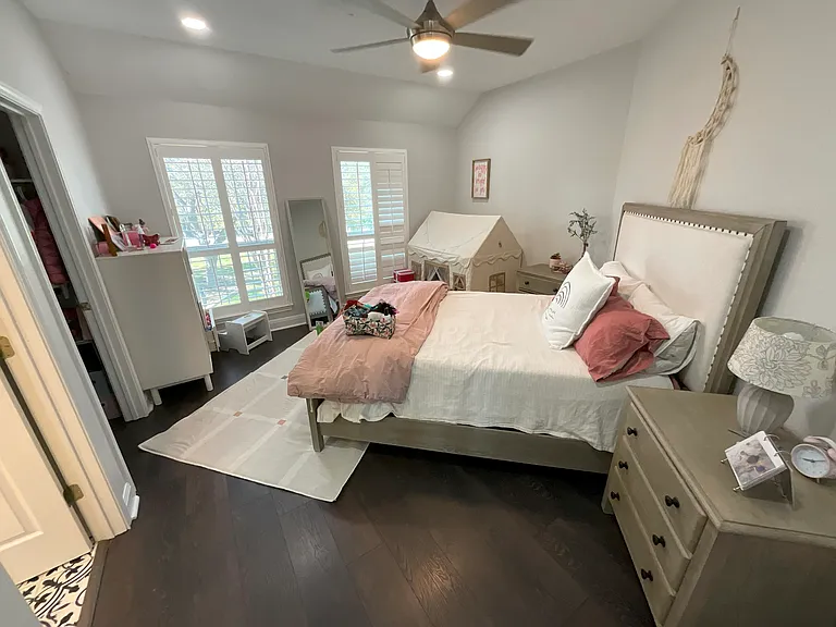 2815 Demona Dr — Photo 39