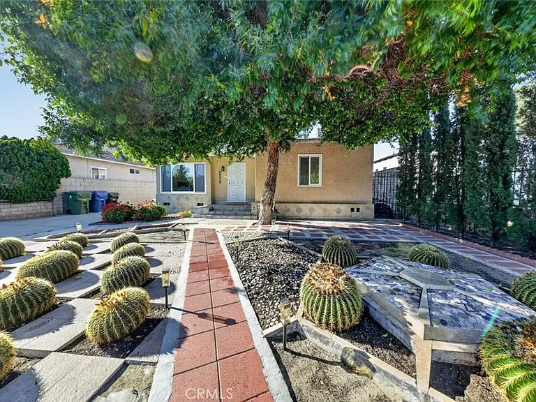 11407 Delano St — Photo 6