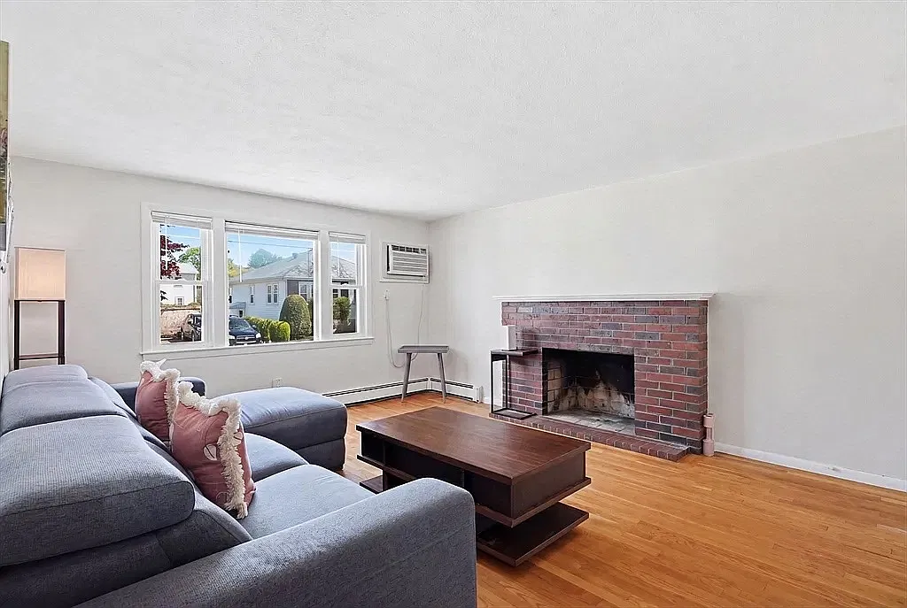 2 bed, 1000 sqft, $3,200 — Photo 3