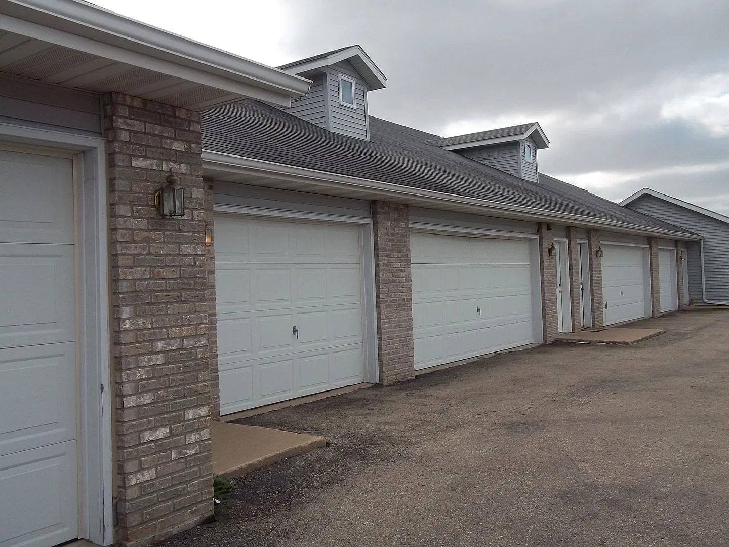 520-558 Athletic Way — Photo 3