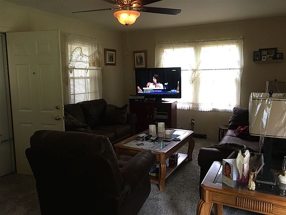 5th image of 117 Maria Louisa Ln