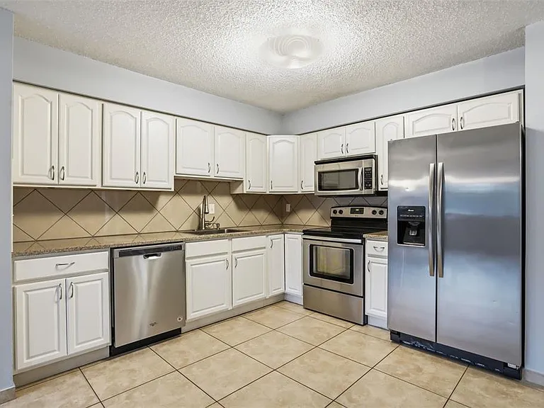 2720 S Sunrise Ct #2 — Photo 11