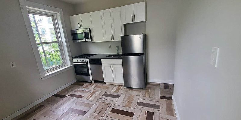 1st image of 1131 Rogers Ave #2