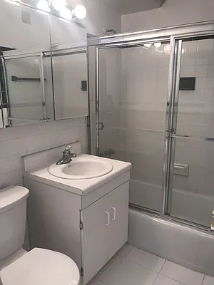 Rented by Carlyle Property Management | media 26