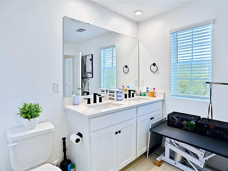 1120 Lakeshore Breeze Pl — Photo 22