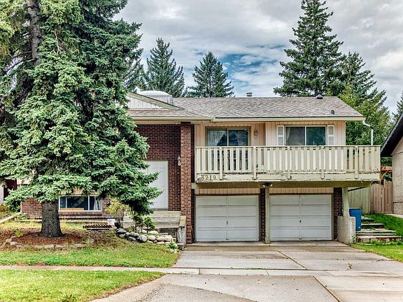 3rd image of 3219 Palliser Dr SW