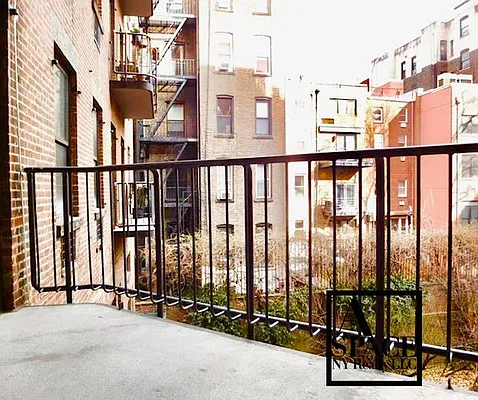 Rented by A Space Realty NY LLC | media 7