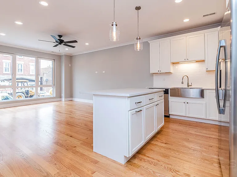 2307 W 19th St #3 — Photo 5