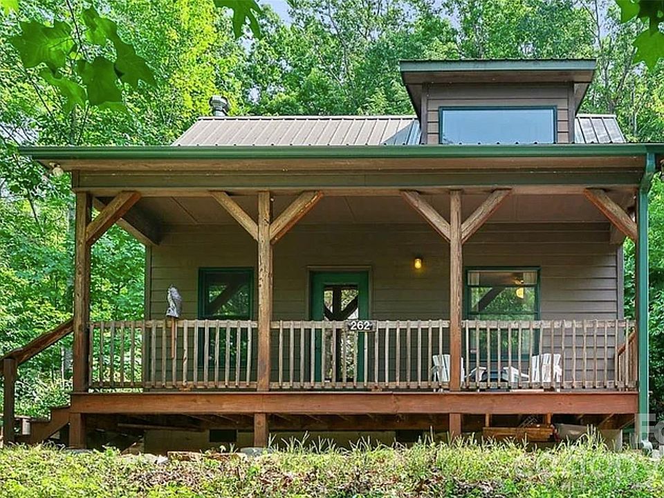 1st image of 262 Little Pond Dr