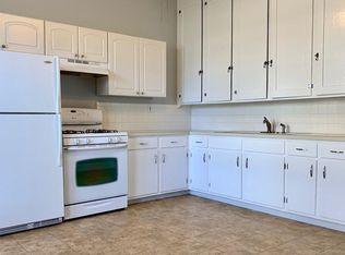 32 Holten St APT 1F, Danvers, MA 01923